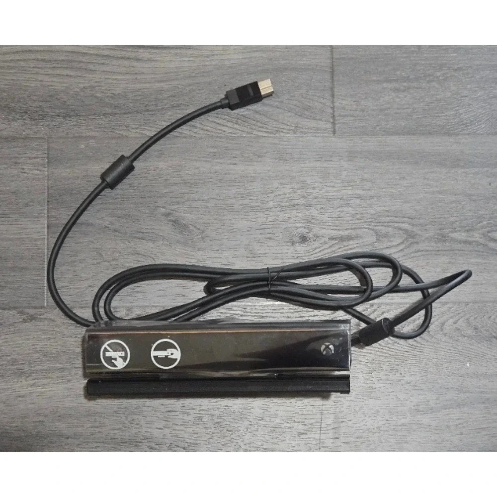 Microsoft Xbox One Kinect Sensor‎ Model 1520 - Like New with Protective Plastic